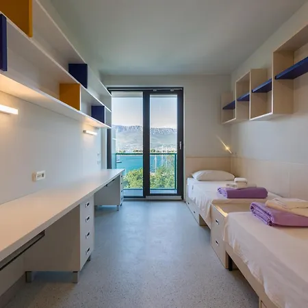 Hostel Bb *